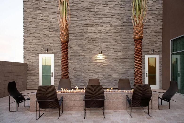 Hotel Courtyard By Marriott Mesa At Wrigleyville West