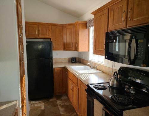Mesa Spirit Park Model Premium 8 - Entire Home 55 Plus Community