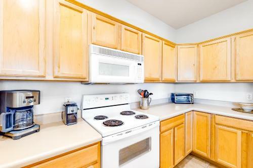 Vistoso Condo #218c