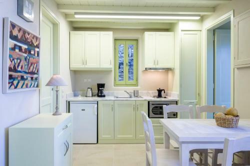 Crossroads Inn Traditional Lodging
