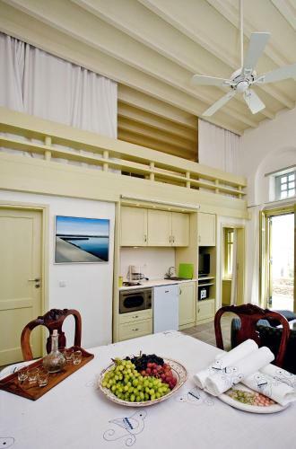 Crossroads Inn Traditional Lodging