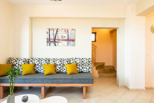 Maroulas Villas Ioanna & Stavros, Stunning Views!