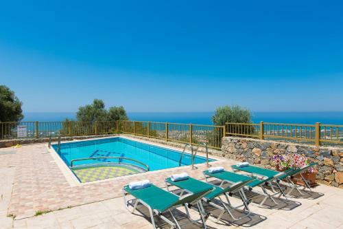 Maroulas Villas Ioanna & Stavros, Stunning Views!