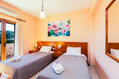 Maroulas Villas Ioanna & Stavros, Stunning Views!