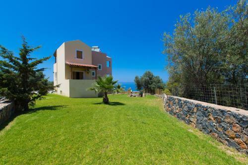 Maroulas Villas Ioanna & Stavros, Stunning Views!