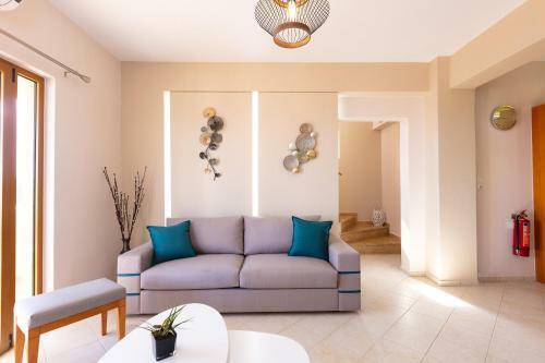 Maroulas Villas Ioanna & Stavros, Stunning Views!