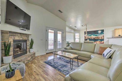 Modern Retreat With View, 9 Mi To Wahweap Beach