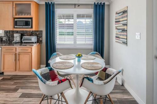 Spacious 3br | Pool And Ping Pong By Wanderjaunt