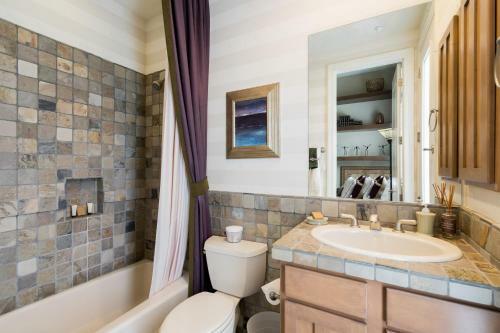 All-suite Home Located In North Phoenix Home
