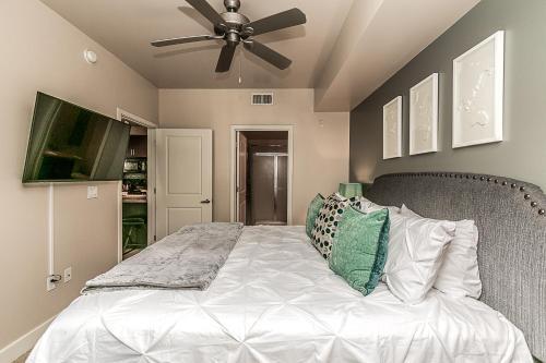 Apartamento Upscale Complex - King Beds - View Of Resort Style Pool With Parking