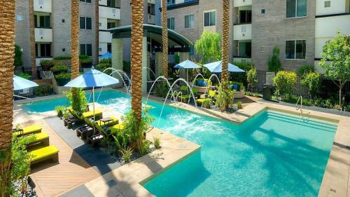 Apartamento Upscale Complex - King Beds - View Of Resort Style Pool With Parking