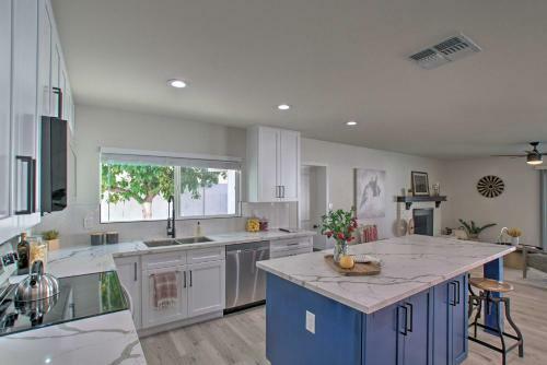 Spacious And Modern Home Less Than 6 Mi To Lookout Mountain!
