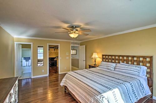 Chic Home With Patio 12mi To Downtown Phoenix!