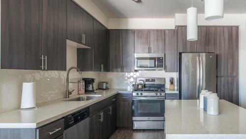 Apartamento Wanderjaunt - Chic Central Phoenix Apts