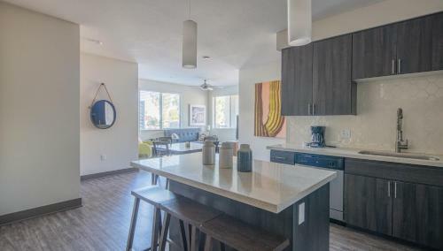 Apartamento Wanderjaunt - Chic Central Phoenix Apts