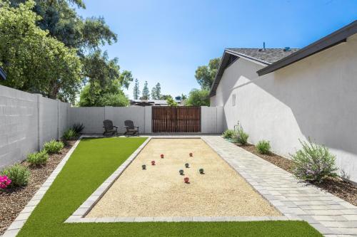 Family Friendly Modern With Gated & Heated Pool Home