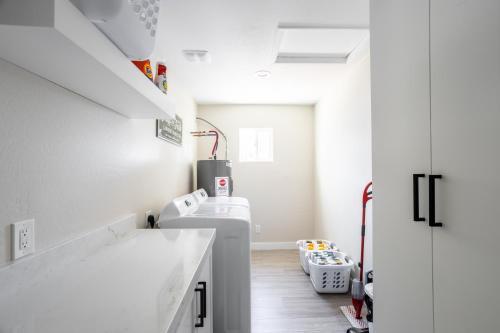 Family Friendly Modern With Gated & Heated Pool Home