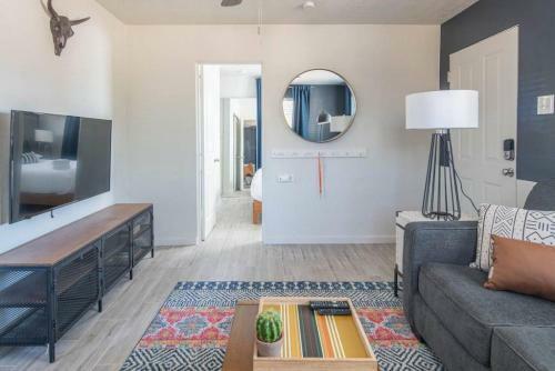 Wanderjaunt - Margo - 1br Home - Central Phoenix