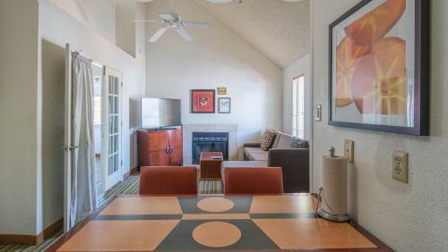 Wanderjaunt - North Phoenix Apartments