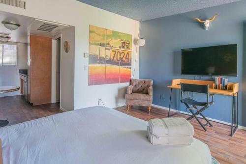 Wanderjaunt -- Classic Downtown Phoenix Apartments
