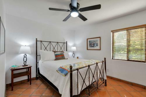 Stylish Scottsdale Home With Yard Pets Welcome
