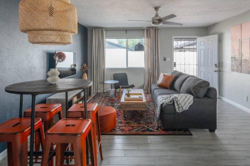 Sleek 2br Phoenix Townhome By Wanderjaunt