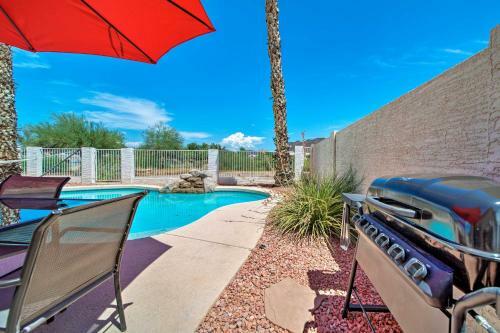 Glendale Escape About 7 Mi To Peoria Sports Complex!