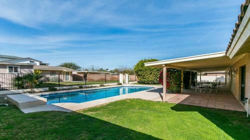North Phoenix 6 Bdrm W Guest House And Htd Pool