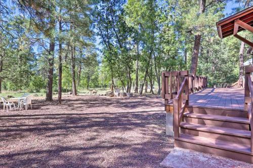 Pet-friendly Cabin With Bbq - 7 Mi To Show Low Lake!