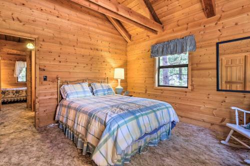 Pet-friendly Cabin With Bbq - 7 Mi To Show Low Lake!
