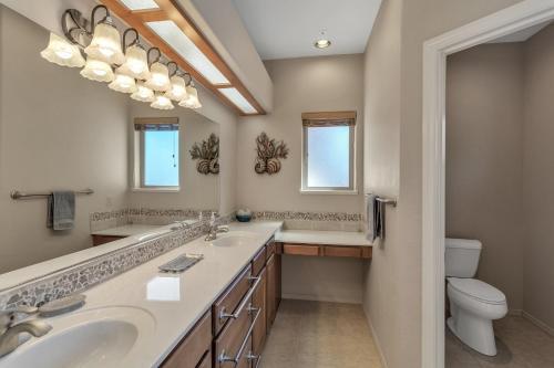 3 Br 2700 Sq Ft Golf Course Home, 2 Master Suites, Perfect For Golfers, Hikers & Explorers!