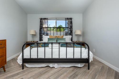 Scottsdale - 7532 E Hazelwood St