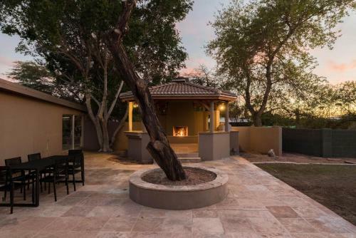 Desert Oasis W/ Pool, Table Tennis, & Fire Pit ? Caspian By Avantstay