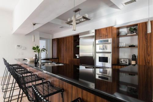 Desert Oasis W/ Pool, Table Tennis, & Fire Pit ? Caspian By Avantstay