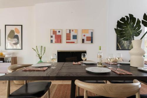 Desert Oasis W/ Pool, Table Tennis, & Fire Pit ? Caspian By Avantstay