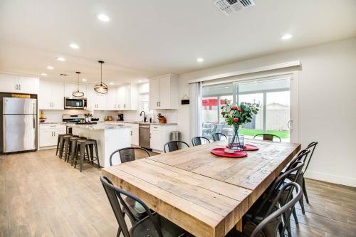 Amazing Modern Remodel Near Old Town With Heated Pool