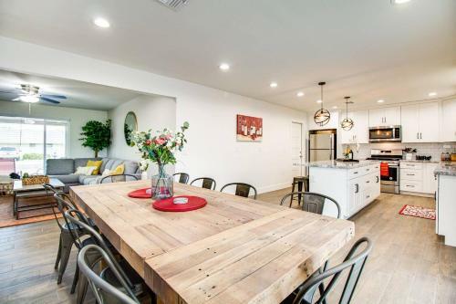 Amazing Modern Remodel Near Old Town With Heated Pool