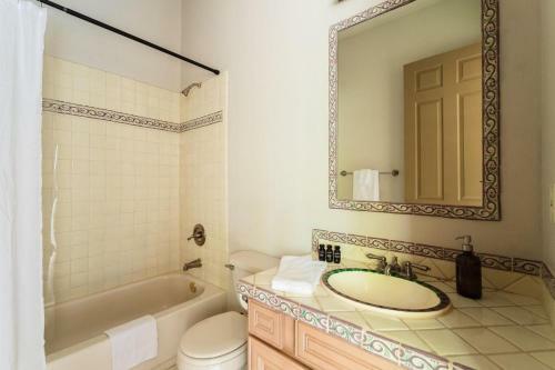 Farrier - Spectacular 7br Mediterranean-style Estate W Pool & Spa