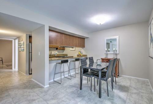 Remodeled Tempe Apt With Shared Pool About 4 Miles To Asu