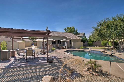 Home With Outdoor Oasis, 4mi To Surprise Stadium