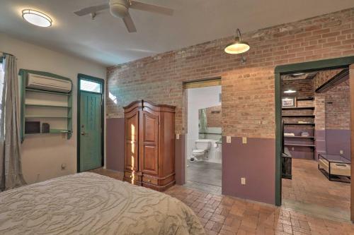 Contemporary Home With Yard - Walk To Uarizona!