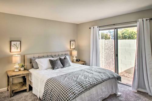 Bright Townhome With Terrace Walk To Sloan Park