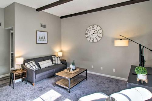 Bright Townhome With Terrace Walk To Sloan Park