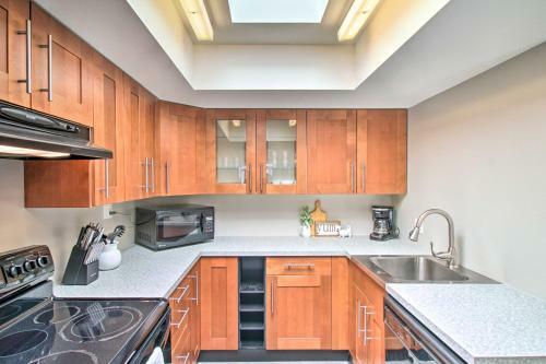 Bright Townhome With Terrace Walk To Sloan Park