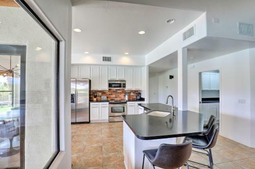 Secluded Tucson House With Pool - 18 Mi To Ua!