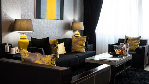 Oak Plaza Hotels East Airport
