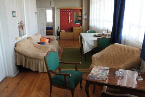 Hostal Tlt Guest House