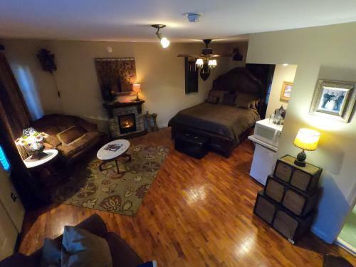 Bed & Breakfast Tradewinds Lodging
