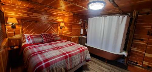 Hotel Log Cabin Inn