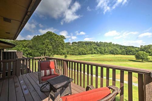 The Birdhouse With Balcony And Golf Course View!
